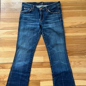 7’s For All Mankind light blue wash boot cut jeans. Woman’s size 29